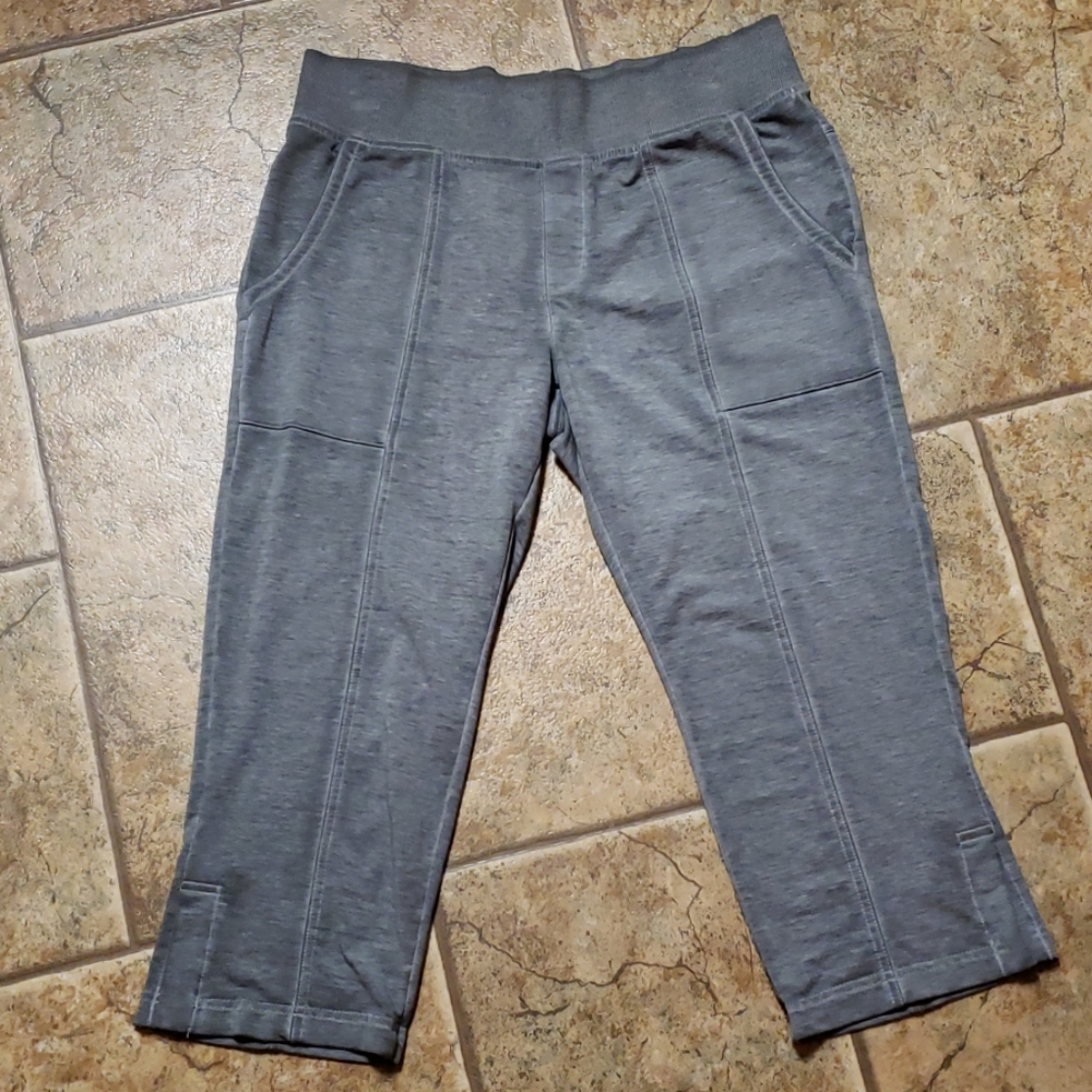 Lounge Capris